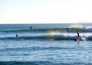  Paddelsurfen und Surfen 